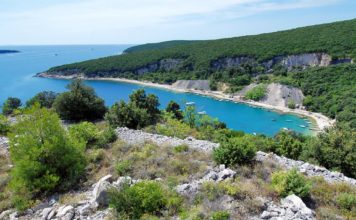 Kalavojna: Ljetnikovac u uvali dobrog vina
