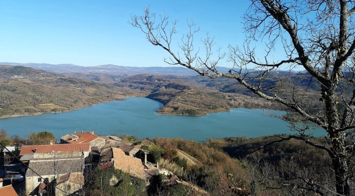 Oko jezera Butoniga: Divljina, glagoljica i nezaboravni vidici