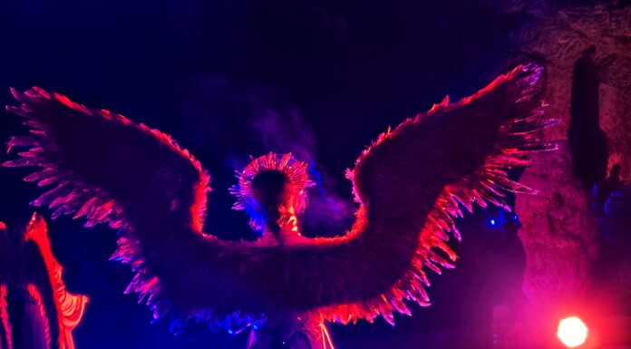 Postojnska jama: Svjetsko čudo u kršu koje voli božićnu čaroliju i špijunske misterije